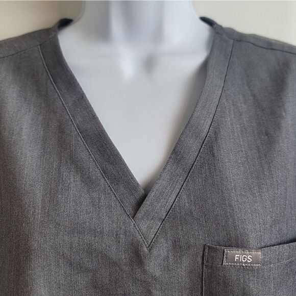 FIGS Technical Collection Vneck Top - Picture 3 of 6